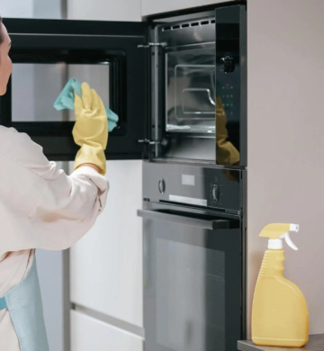 Keep Your Commercial Kitchen Safe: Sanitise & Disinfect!