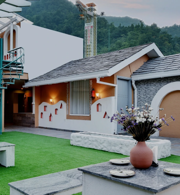 Best Hotel in Rishikesh for a Luxurious Riverside Escape